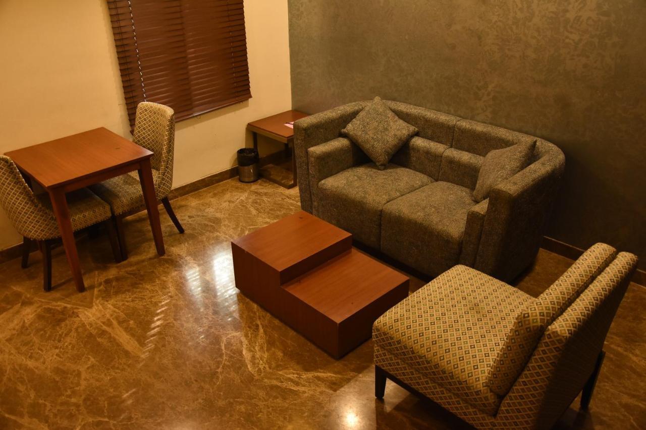Thirumurugan Poondi Poppys Vista Hotel מראה חיצוני תמונה