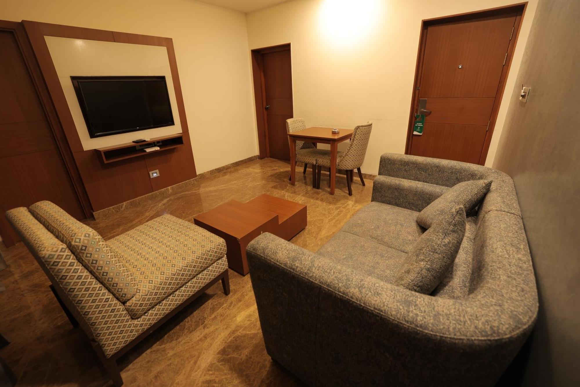 Thirumurugan Poondi Poppys Vista Hotel מראה חיצוני תמונה